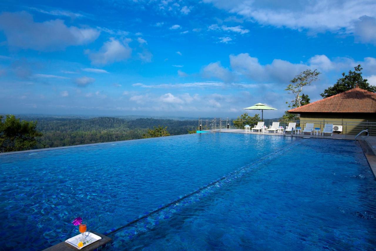 Coorg Cliffs 4* Ammatti