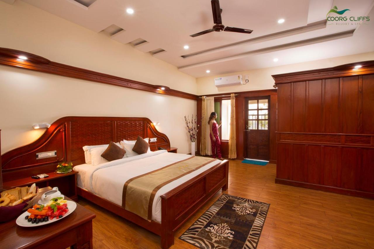 Coorg Cliffs 4*